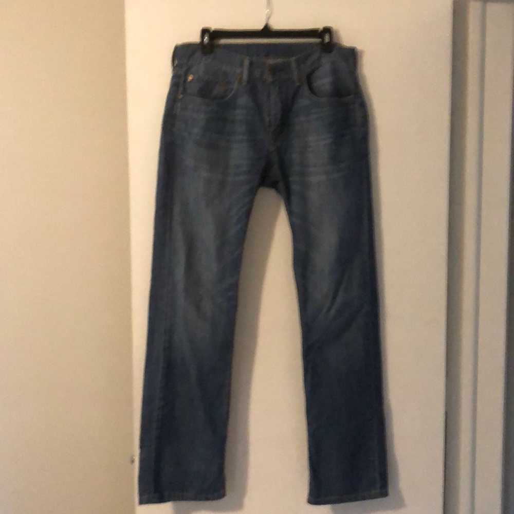 559 Levi’s 31w 32l.